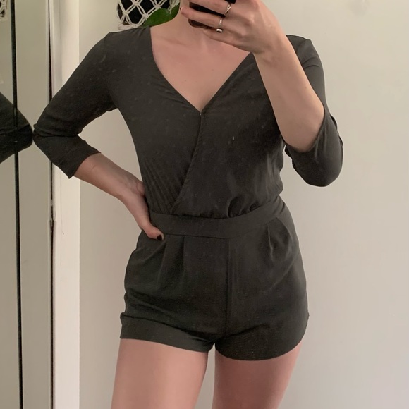 Beautiful Green Romper - Picture 3 of 7